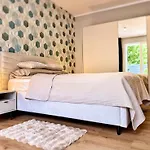 Vila Modern & Private Garden In - Fully Renovated 2025