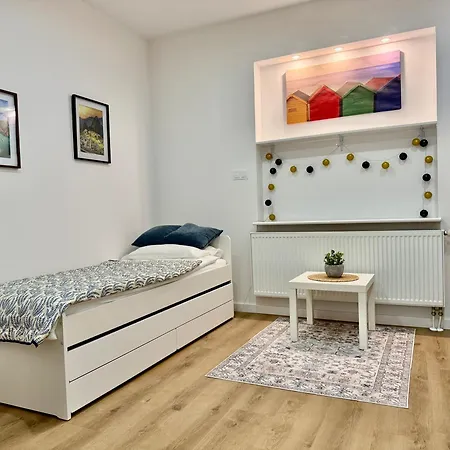 Nowoczesny Dom Z Ogrodem W Warszawie 'nowy Obiekt' Vila Varšava