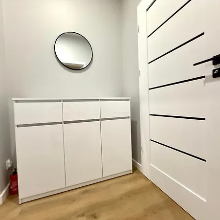 Nowoczesny Dom Z Ogrodem W Warszawie 'nowy Obiekt' *