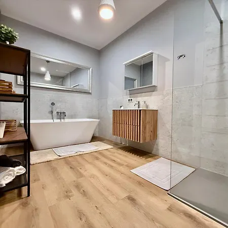 Vila Nowoczesny Dom Z Ogrodem W Warszawie 'nowy Obiekt'