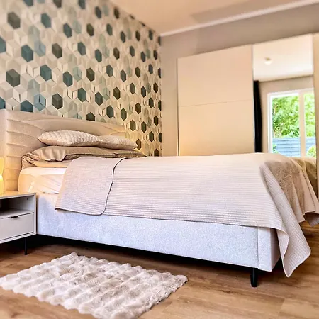 Willa Modern & Private Garden In - Fully Renovated 2025