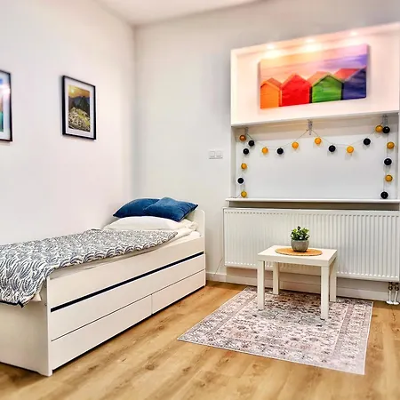 Modern & Private Garden In - Fully Renovated 2025 וילה