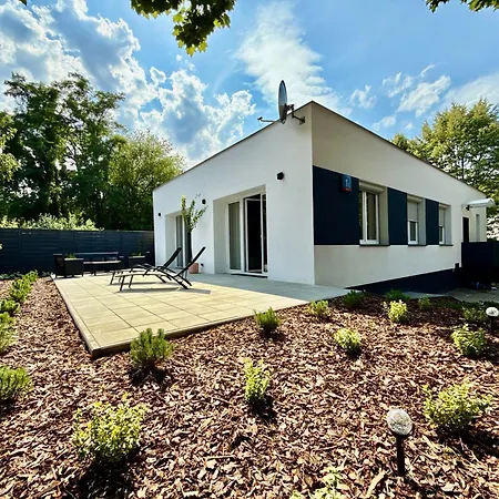 Nowoczesny Dom Z Ogrodem W Warszawie 'nowy Obiekt' Villa *