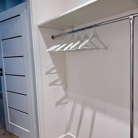 Nowoczesny Dom Z Ogrodem W Warszawie 'nowy Obiekt' *